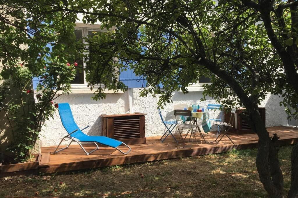 Villa calme, climatisée, piscine, à 2 pas du centre LʼIsle-sur-la-Sorgue Extérieur photo