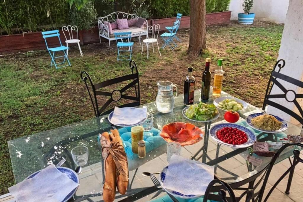 Villa calme, climatisée, piscine, à 2 pas du centre LʼIsle-sur-la-Sorgue Extérieur photo