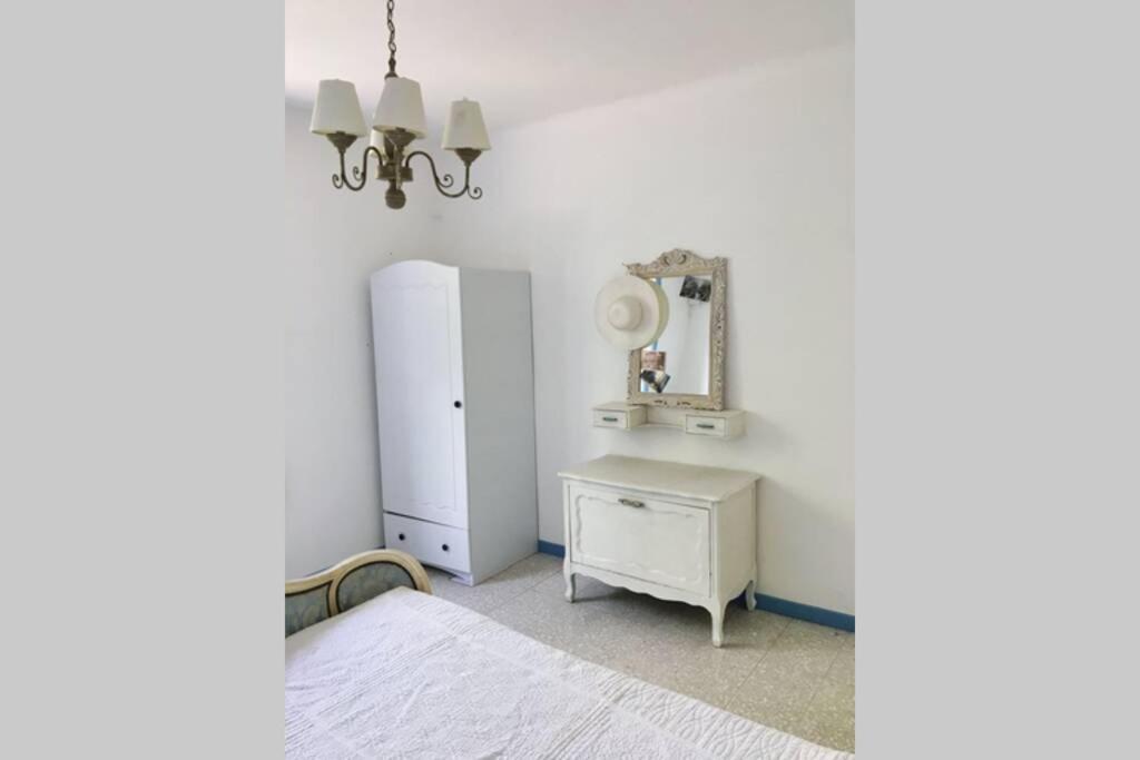 Villa calme, climatisée, piscine, à 2 pas du centre LʼIsle-sur-la-Sorgue Extérieur photo