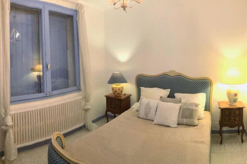 Villa calme, climatisée, piscine, à 2 pas du centre LʼIsle-sur-la-Sorgue Extérieur photo